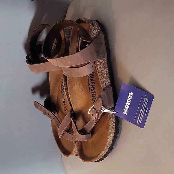 NWT Birkenstock Women's Yara Oiled Leather Flat Sandal - Picture 3 of 9